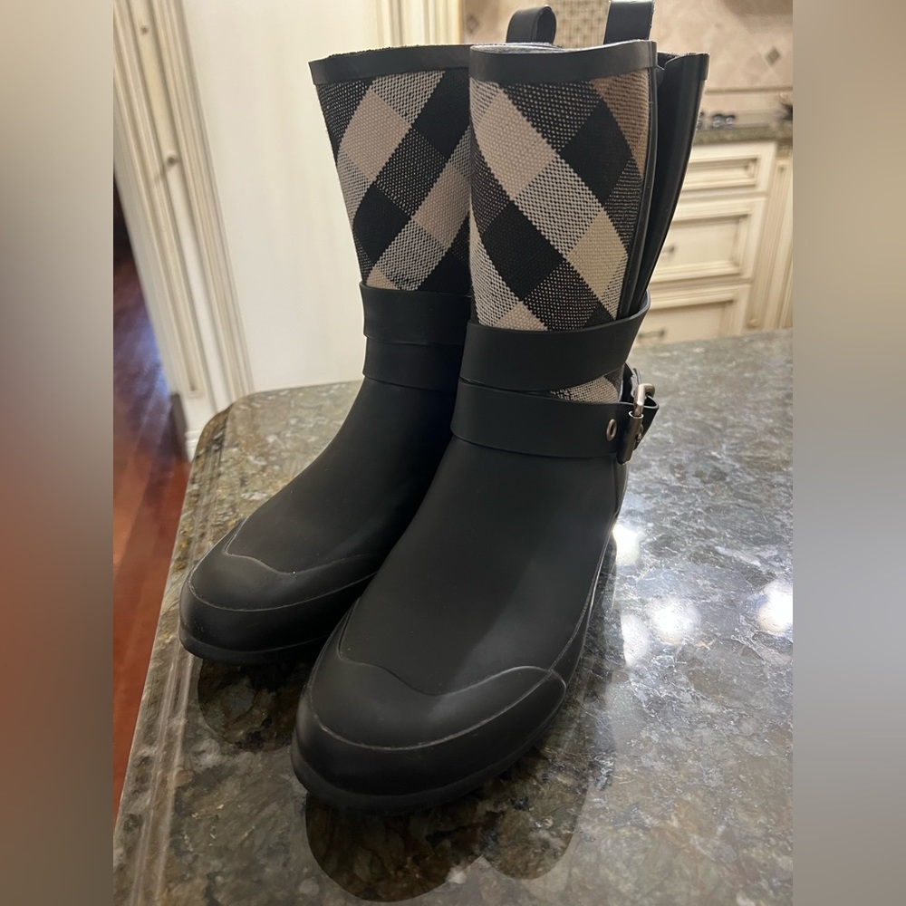 BURBERRY Rain Boots